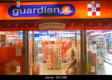 Singapore Kallang Road, Lavendelstation, Guardian, Apotheke, Drogerie, Vorderseite, Eingang, innen, Sing130201038 Stockfoto