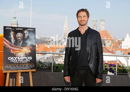 München, Deutschland. 7. Juni 2013. Schauspieler Gerard Butler stellt während der "Olympus ist gefallen - Die Welt in Gefahr" Photocall im Hotel Mandarin Oriental am 7. Juni 2013 in München. Bildnachweis: Dpa picture Alliance/Alamy Live News Stockfoto