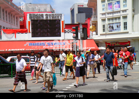 Singapur, Bugis Street, Shopping Shopper Shopper Shop Shops Markt Märkte Markt Kauf Verkauf, Einzelhandel Geschäfte Business-Unternehmen, Asian AS Stockfoto