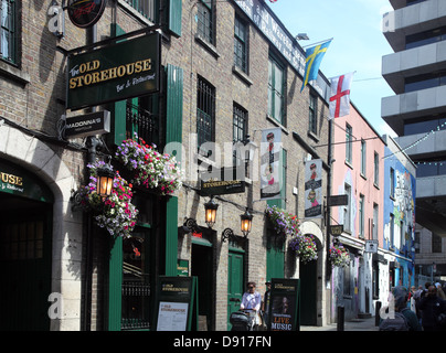 Krone, Gasse, Temple Bar, Dublins Kulturviertel, Irland Stockfoto