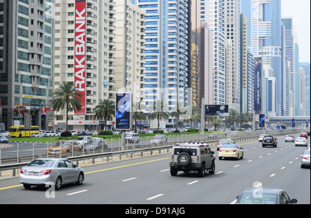 Dubai Stadt, Verkehr auf den Straßen von Dubai, Vereinigte Arabische Emirate Stockfoto