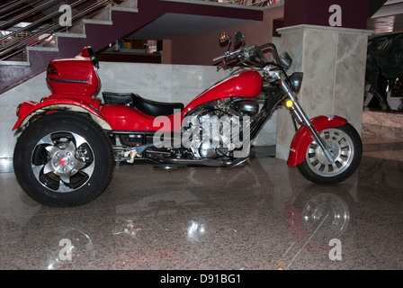 Rot und Chrom, die drei-Motorrad Rad Stockfoto