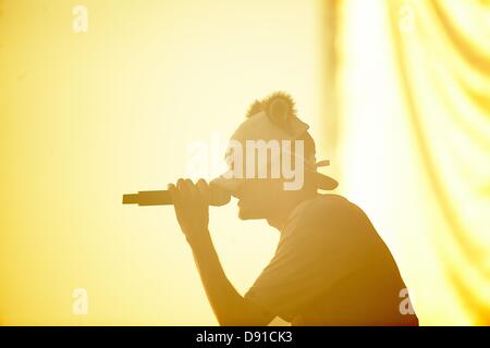 Deutscher Rapper Cro auf der Hauptbühne das Rockfestival führt "Rock am Ring" in Nuerburg, Deutschland, 7. Juni 2013. Tickets für die dreitägige Veranstaltung waren längst ausverkauft. Foto: Thomas Frey Stockfoto