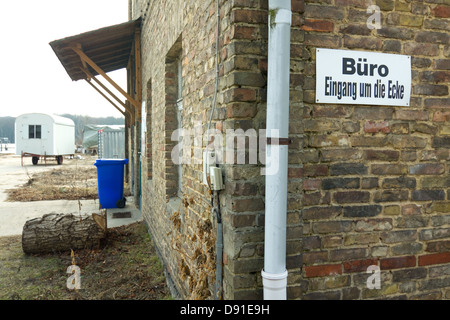 Ecke eines Gebäudes auf einer Baustelle Stockfoto