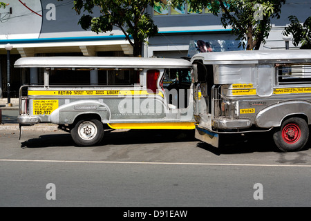 Typische Jeepney in Manila, Philippinen Stockfoto