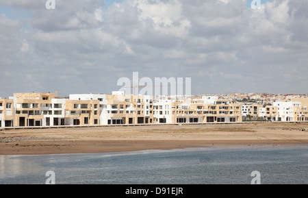 Neue exklusive Apartmentgebäude in Bouregreg Marina in Rabat, Marokko Stockfoto