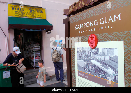 Singapur Kampong Glam, Muslim Quarter, Muscat Street, Heritage Trail, Schild, Informationen, Masjid Sultan, Moschee, Textilien, Händler, Sing130204031 Stockfoto