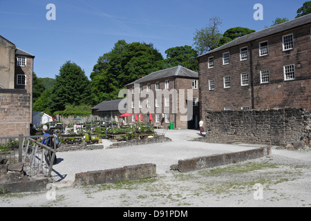 Alte Mühlengebäude in Arkwright's Mill Cromford Derbyshire England, Großbritannien, die zum Weltkulturerbe der Klasse I gehörenden Gebäude Stockfoto