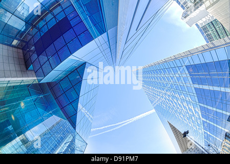 Große Wolkenkratzern schoss mit einem fisheye-objektiv wichtigen Geschäftsviertel La Défense in der Nähe von Paris, Frankreich Stockfoto