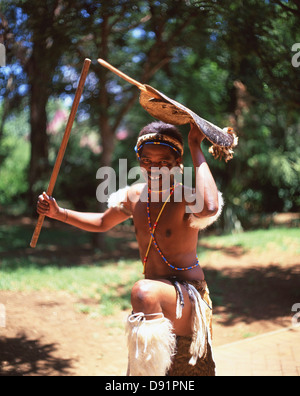 Zulu Krieger Lesedi African Cultural Village, Broederstroom, Johannesburg, Provinz Gauteng, Südafrika Stockfoto