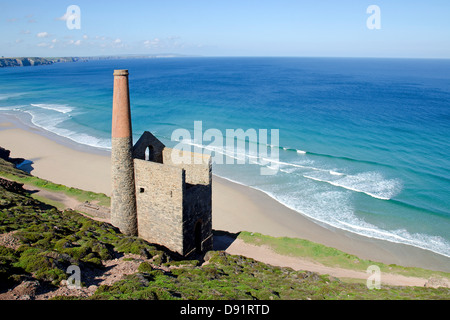 Das alte Maschinenhaus der Towanroath an der kornischen Küste in der Nähe von Extrameldung, Cornwall, UK Stockfoto