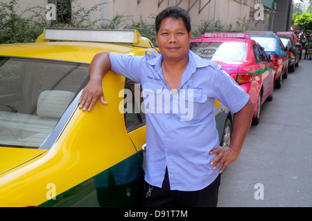Bangkok Thailand, Thai, Pathum Wan, Rama 1 Road, asiatischer Mann, Männer, Taxi, Taxi, Fahrer, Job, Arbeit, Arbeit, Thailand130207016 Stockfoto