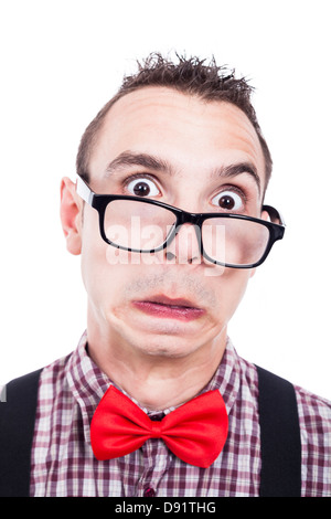 Schockiert Nerd Mann, lustiges Gesicht, isoliert auf weißem Hintergrund Stockfoto