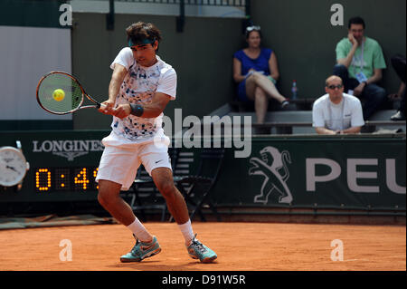 Paris, Frankreich. 8. Juni 2013. Frederico Ferreira Silva aus Portugal in Aktion während des Spiels zwischen Kyle Edmund von Großbritannien und Frederico Ferreira Silva aus Portugal und Christian Garin von Chile und Nicolas Jarry von Chile in das Finale der jungen Doppel bei den French Open von Roland Garros. Edmund of Great Britain und Silva gewann den Titel mit einem Score von 6-3, 6-3. Bildnachweis: Action Plus Sport Bilder/Alamy Live News Stockfoto