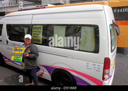 Bangkok Thailand, Thai, Chatuchak, Phaholyothin Road, Mini Bus, Bus, Service, Besucher reisen Reise Tour touristischer Tourismus Wahrzeichen, Urlaub internationa Stockfoto