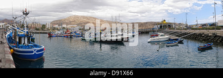 Hafen Sie / Hafen Sie Panorama in Los Cristianos Stadt, Süden von Teneriffa, Kanarische Inseln-Spanien Stockfoto