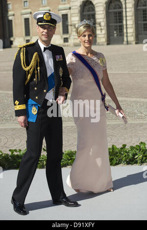 Stockholm, Spanien. 8. Juni 2013. Sophie, Gräfin von Wessex ein Prinz Edouard Graf von Wessex besuchen die Hochzeit von Prinzessin Madeleine von Schweden und Christopher O'Neill hosted by König Carl Gustaf XIV und Königin Silvia am Königspalast am 8. Juni 2013 in Stockholm, Schweden. (Bild Kredit: Kredit: Jack Abuin/ZUMAPRESS.com/Alamy Live-Nachrichten) Stockfoto