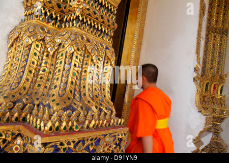 Bangkok Thailand, Thai, Pom Prap Satdru Phai, Wat Saket Ratcha Wora Maha Wihan, Buddhistischer Tempel, Asiaten, ethnische Einwanderer Minderheit, Erwachsene Anzeige Stockfoto