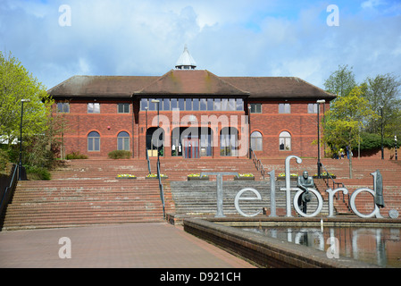 Telford County Gerichtsgebäude, Civic Square, Telford, Shropshire, England, Vereinigtes Königreich Stockfoto