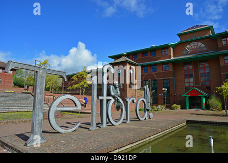 Thomas Telford Statue, Civic Square, Telford, Shropshire, England, Vereinigtes Königreich Stockfoto