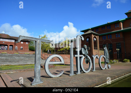 Thomas Telford Statue, Civic Square, Telford, Shropshire, England, Vereinigtes Königreich Stockfoto