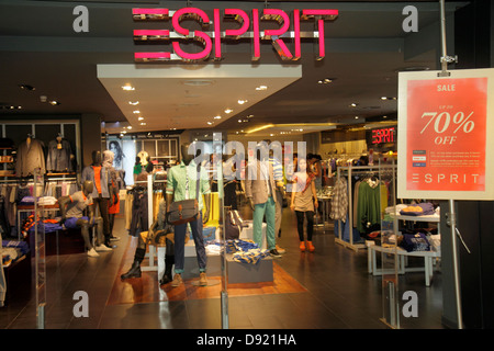 Thailand, Thai, Bangkok, Pathum Wan, Rama 1 Road, Siam Center, Zentrum, Einkaufszentrum, Shopping Shopper Shopper Shop Shops Markt Märkte Markt Kauf Verkauf, re Stockfoto