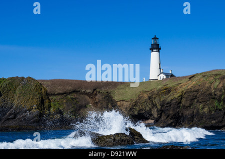 Newport Oregon USA. Yaquina Head Leuchtturm Yaquina Head herausragende Naturlandschaft inmitten Stockfoto