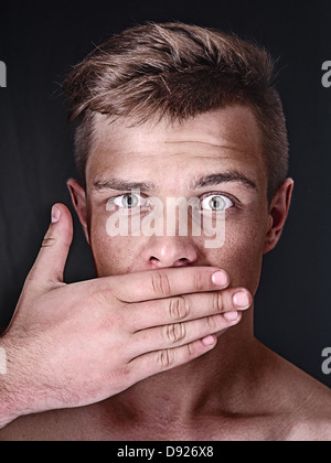 Porträt eines jungen Mannes im Esquire-Stil Stockfoto