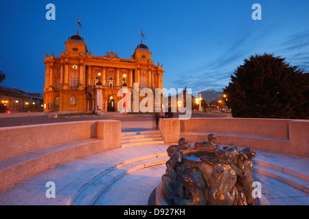 Zagreb Stadt - Theater HNK, Skulptur, Ivan Mestrovics Skulptur Brunnen des Lebens Stockfoto