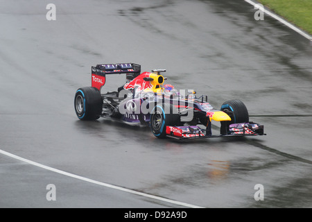 Sebastian Vettel im Red Bull an Ecke fahren Stockfoto