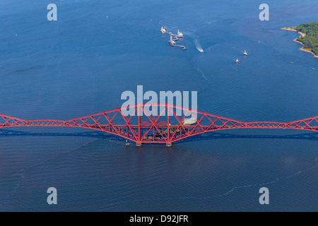 Luftaufnahme des Forth Rail Bridge, Edinburgh, Schottland