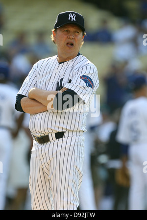 LOS ANGELES, CA - Juni 08: Schauspieler Billy Crystal spielt für die New York Yankees gegen die Los Angeles Dodgers in ein Old-Timer Stockfoto