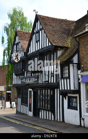 16th Century The Black Lion Inn, Bridge Street, Bishop’s Stortford, Hertfordshire, England, Vereinigtes Königreich Stockfoto