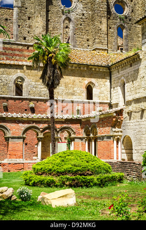 Ruinen eines alten Klosters in der Toskana Stockfoto