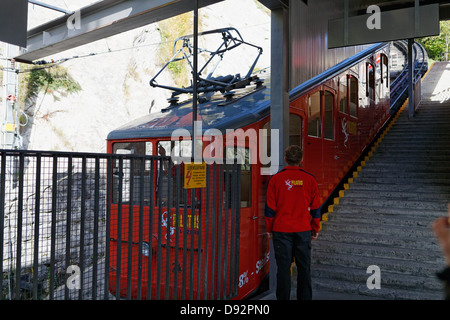 Zahnradbahn Station bereit, Aufsteigen zum Pilatus Berg, Alpnachstad, Schweiz Stockfoto