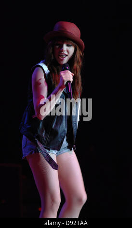 Portsmouth, Virginia, USA 8. Juni 2013. Kanadische Sängerin CARLY RAE JEPSEN titelt das heiße 100,5 Sommer Fiasko im Ntelos Pavillon. Bildnachweis: ZUMA Press, Inc./Alamy Live-Nachrichten Stockfoto