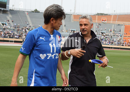 (L-R) Kazuyoshi Miura (JPN), Roberto Baggio (ITA), 9. Juni 2013 - Fußball / Fußball: Japan-Italien-Legende Match zwischen J-League-Legende-Spieler 2-2 Glorie AZZURRE im National Stadium, Tokio, Japan. (Foto von Motoo Naka) Stockfoto