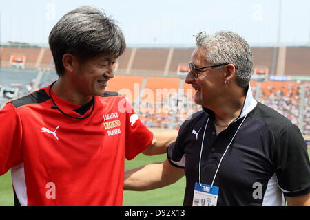 (L-R) Kazuyoshi Miura (JPN), Roberto Baggio (ITA), 9. Juni 2013 - Fußball / Fußball: Japan-Italien-Legende Match zwischen J-League-Legende-Spieler 2-2 Glorie AZZURRE im National Stadium, Tokio, Japan. (Foto von Motoo Naka) Stockfoto