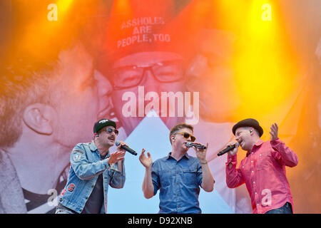 Nürnberg, Deutschland, 9. Juni 2013. Die Mitglieder der deutschen Hip-Hop-Band "Fettes Brot", Björn Warns (L-R), Martin Vandreier und Boris Lauterbach ausführen auf der Open-Air-Musikfestival "Rock Im Park" in Nürnberg, 9. Juni 2013. Foto: Daniel Karmann Credit: Dpa picture-Alliance/Alamy Live News Stockfoto