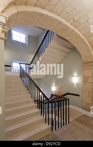 Der Universität Oxford Radcliffe Geistes-, Oxford, Vereinigtes Königreich. Architekt: Purcell Miller Tritton LLP, 2012. Treppe mit st Stockfoto