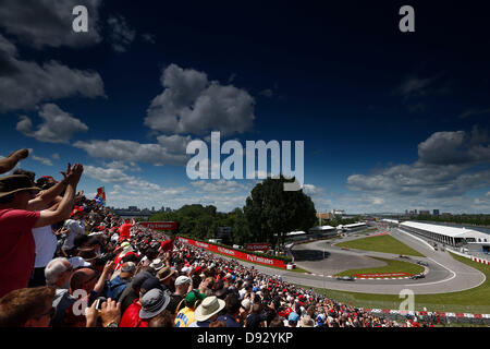 Montreal, Kanada. 9. Juni 2013. Motorsport: FIA Formula One World Championship 2013, Grand Prix von Kanada, #10 Lewis Hamilton (GBR, Mercedes AMG Petronas F1 Team), #17 Valtteri Bottas (FIN, Williams F1 Team), Credit: Dpa picture-Alliance/Alamy Live News Stockfoto