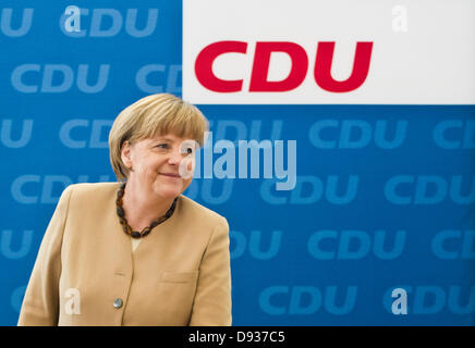 Berlin, Deutschland, 10. Juni 2013. Bundeskanzlerin Angela Merkel lächelt vor einer Versammlung von den Vorsitz der CDU im Konrad-Adenauer-Haus in Berlin. Bildnachweis: Dpa picture Alliance/Alamy Live News Stockfoto