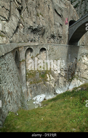 Teufelsbrücke am Berg Gotthard in den Schweizer Alpen Stockfoto