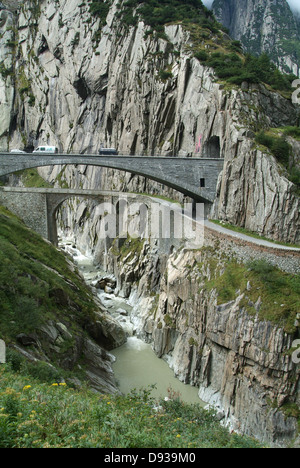 Teufelsbrücke am Berg Gotthard in den Schweizer Alpen Stockfoto