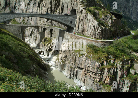 Teufelsbrücke am Berg Gotthard in den Schweizer Alpen Stockfoto