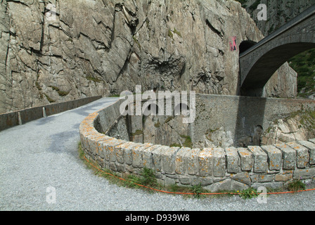 Teufelsbrücke am Berg Gotthard in den Schweizer Alpen Stockfoto