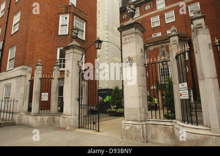 DIE Londoner Klinik der Londoner Klinik mit Prinz PHILIP innen LONDON ENGLAND 10. Juni 2013 Stockfoto