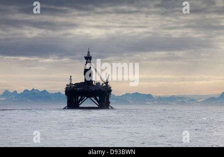 Die Aufschlussbohrung rig Leiv Eiriksson vor der Küste Grönlands in der Davis-Straße zwischen Grönland und Kanada. Stockfoto