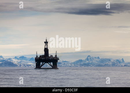 Die Aufschlussbohrung rig Leiv Eiriksson vor der Küste Grönlands in der Davis-Straße zwischen Grönland und Kanada. Stockfoto