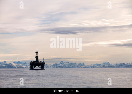 Die Aufschlussbohrung rig Leiv Eiriksson vor der Küste Grönlands in der Davis-Straße zwischen Grönland und Kanada. Stockfoto